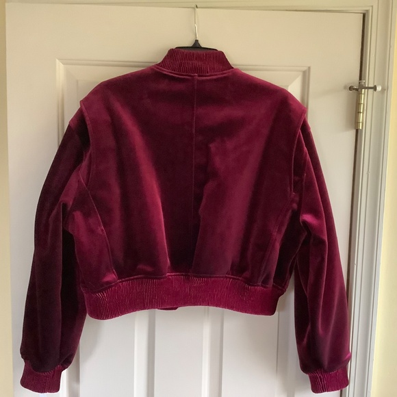 BLANK NYC Velvet Crop Bomber Jacket Burgundy SZ L - Picture 9 of 16